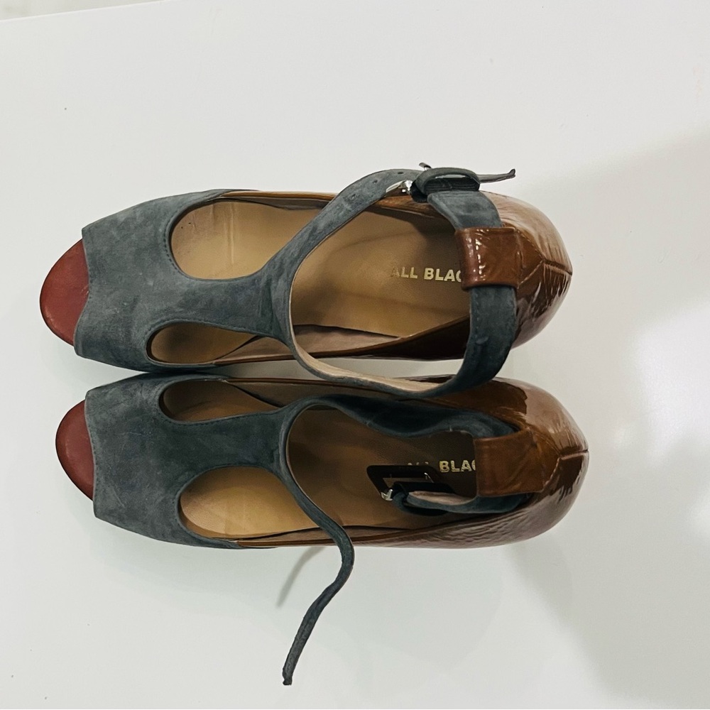 All Black Women's Stylish Gray and Brown Heels